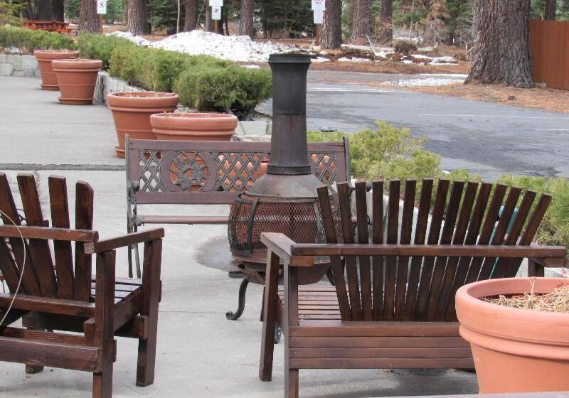 Мотель Emerald Bay Lodge