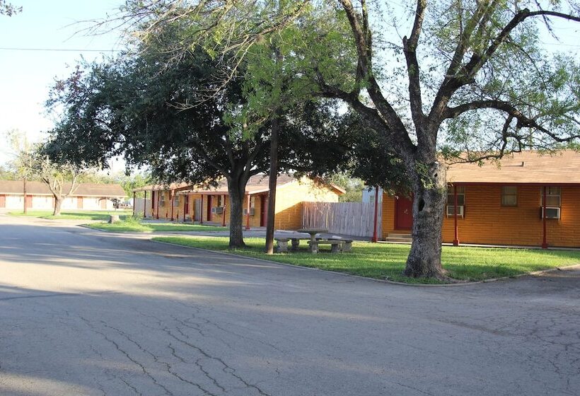 모텔 Lakeside Inn & Suites