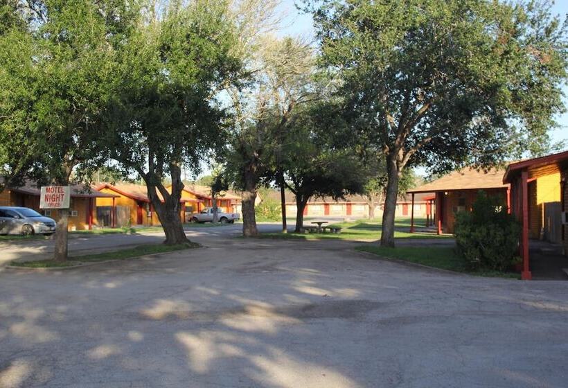 모텔 Lakeside Inn & Suites