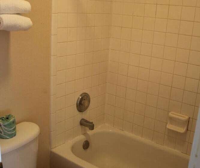 모텔 Lakeside Inn & Suites