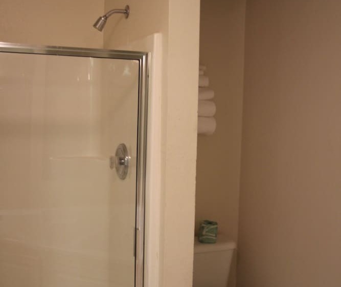 모텔 Lakeside Inn & Suites