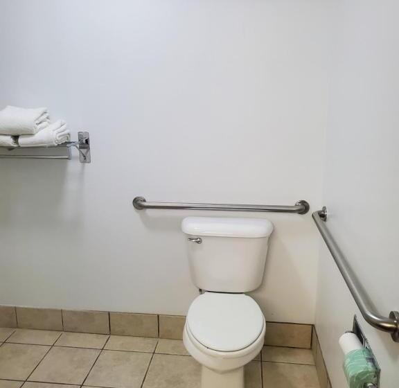 فندق على الطريق Omak Inn