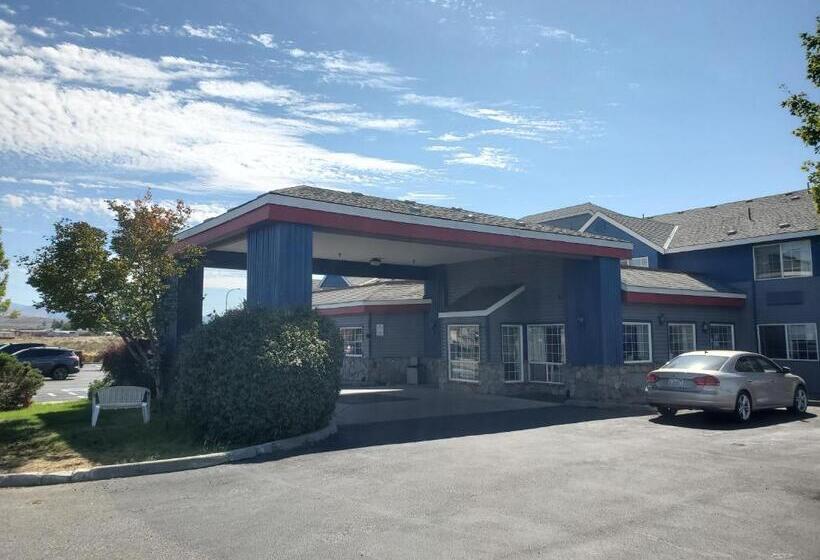 فندق على الطريق Omak Inn