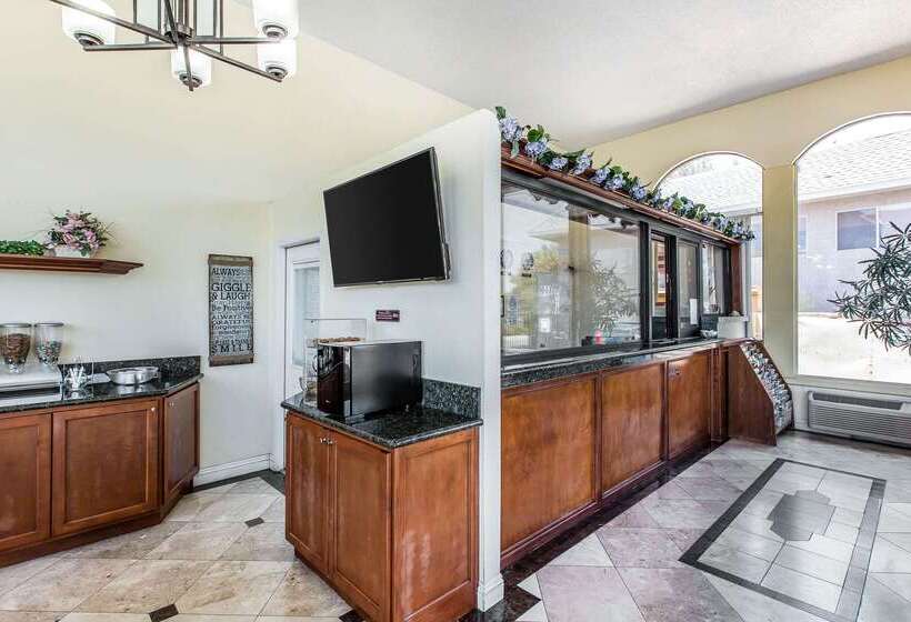 모텔 Rodeway Inn & Suites Canyon Lakemenifee West