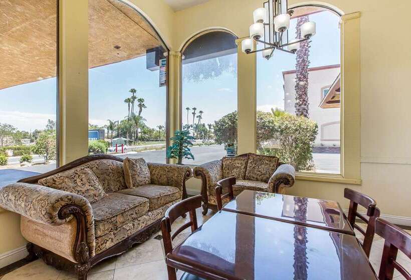 모텔 Rodeway Inn & Suites Canyon Lakemenifee West