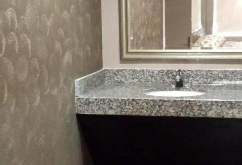 فندق على الطريق Royal Relax Inn