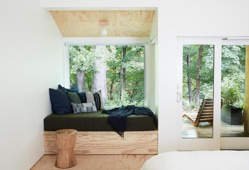 فندق على الطريق Tourists