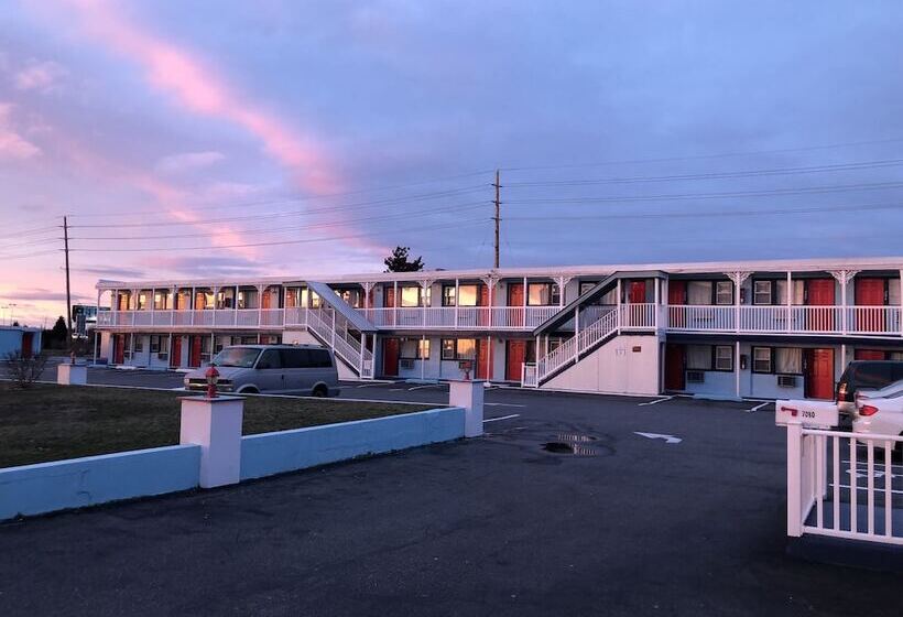 New Sea Breeze Motel