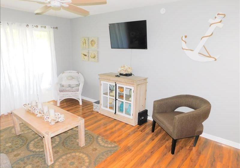 Ocean Walk By Hodnett Cooper