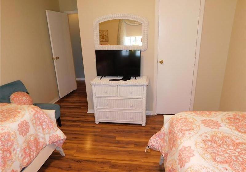 Ocean Walk By Hodnett Cooper