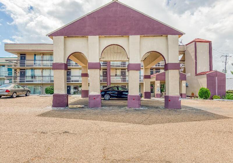 OYO Hotel Jackson North I-55