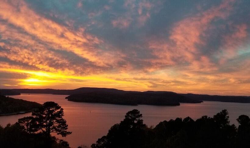 Pointe West Resort Motel