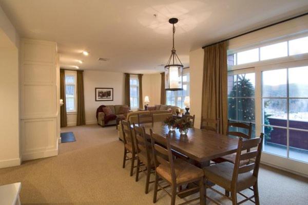 استراحتگاه Clay Brook Hotel At Sugarbush