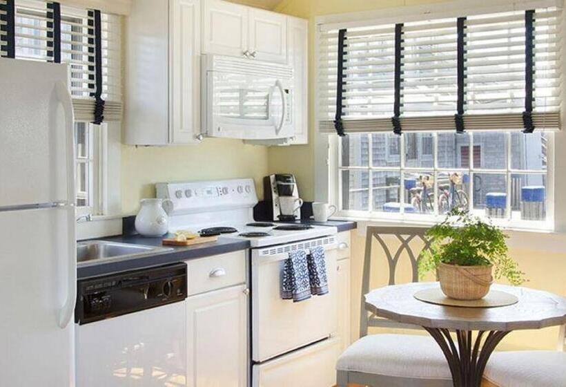 The Cottages At Nantucket Boat Basin