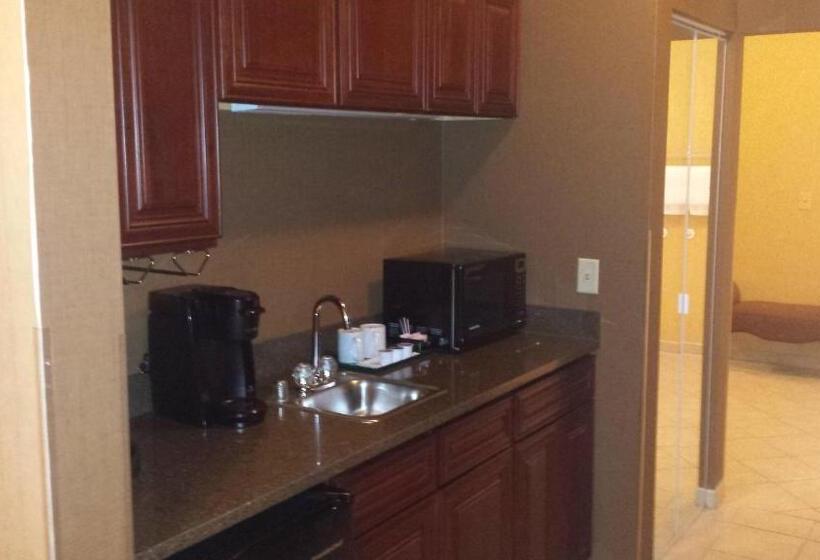 Town & Country Inn And Suites