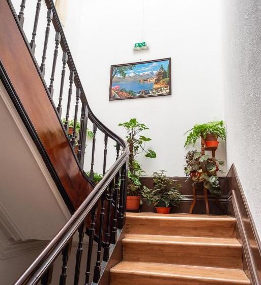 هاستل Almada Guest House