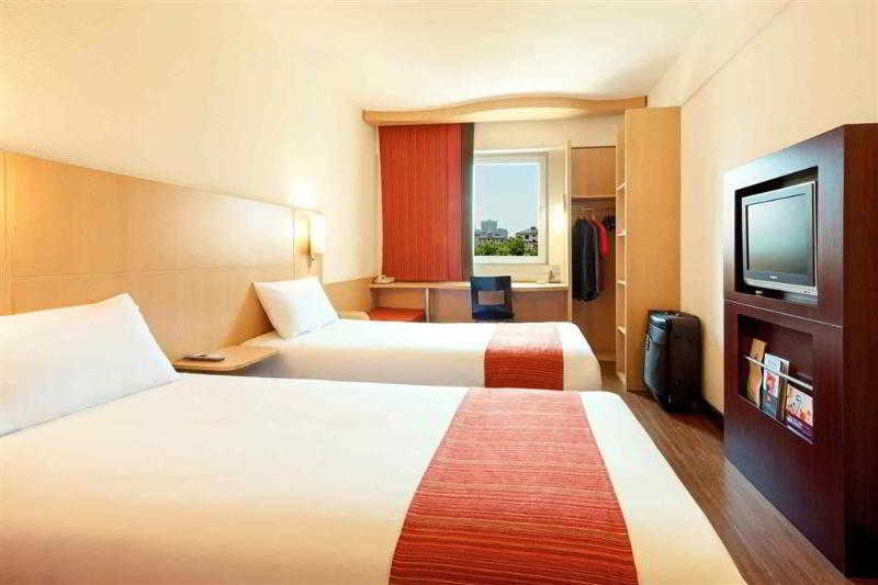 Atour Hotel Changshu Changjiang Road Branch