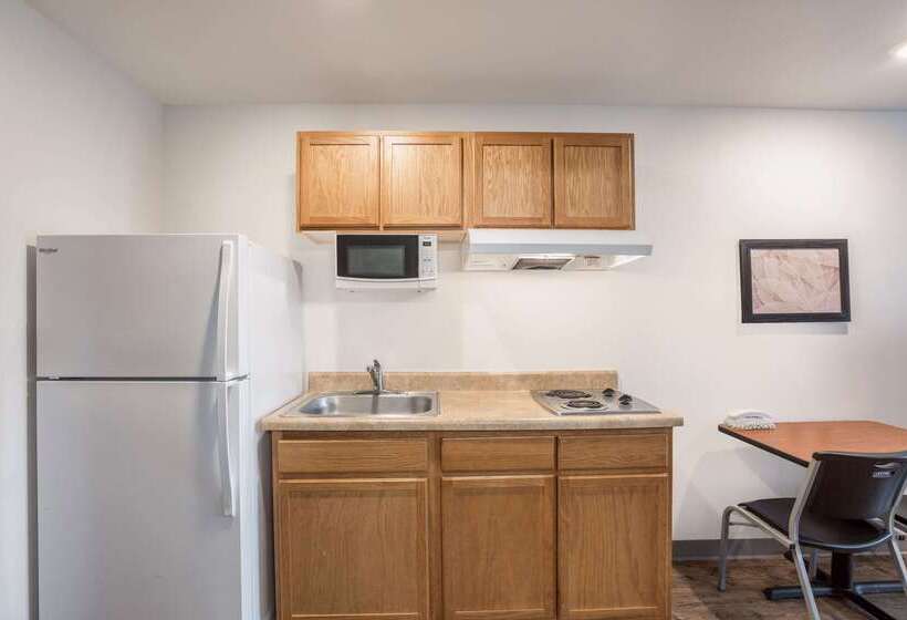 Extended Stay America Select Suites Orlando Sanford Airport