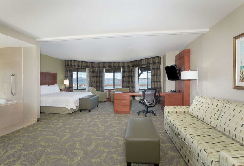 Hampton Inn And Suites Astoria