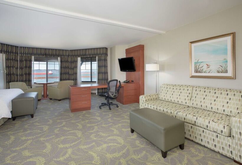 Hampton Inn And Suites Astoria
