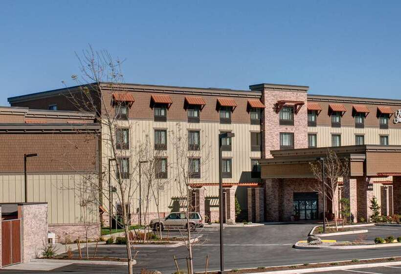 Hampton Inn And Suites Astoria
