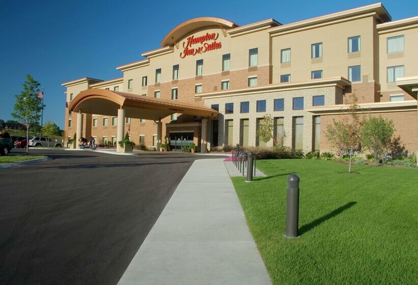 Hampton Inn & Suites Madison West
