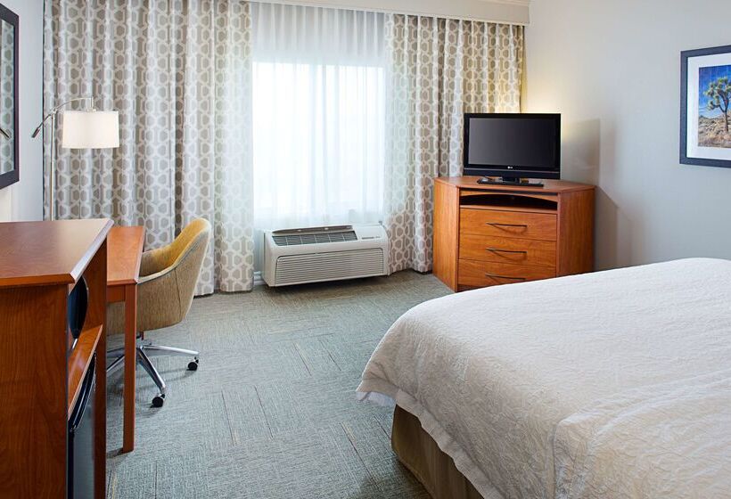 Hampton Inn & Suites Lancaster