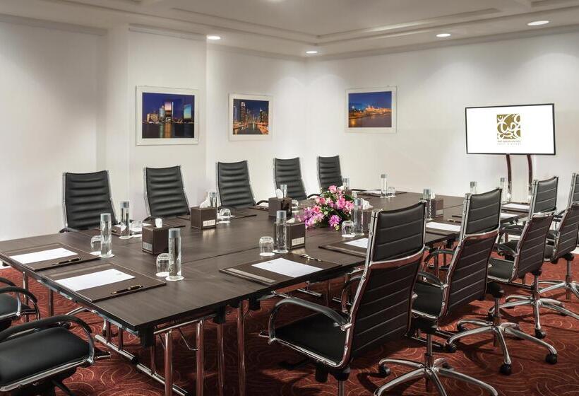 호텔 Bahi Ajman Palace