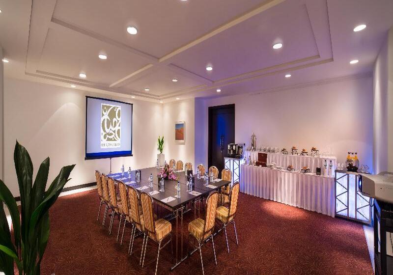 호텔 Bahi Ajman Palace