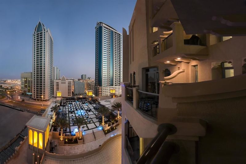 호텔 Bahi Ajman Palace