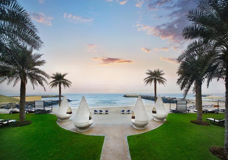 호텔 Bahi Ajman Palace