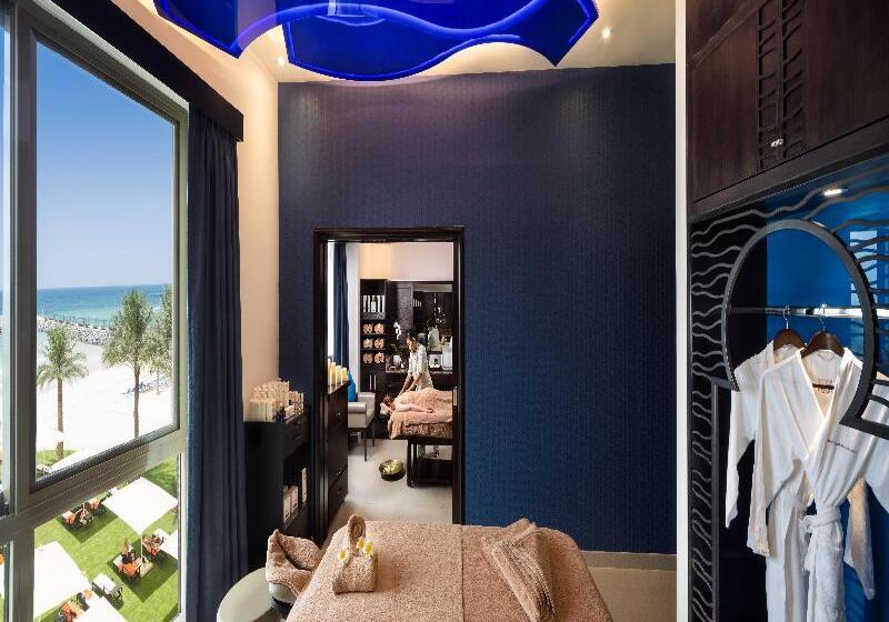 호텔 Bahi Ajman Palace