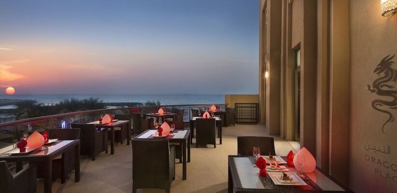 호텔 Bahi Ajman Palace