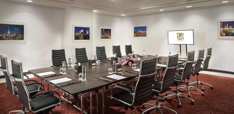 호텔 Bahi Ajman Palace