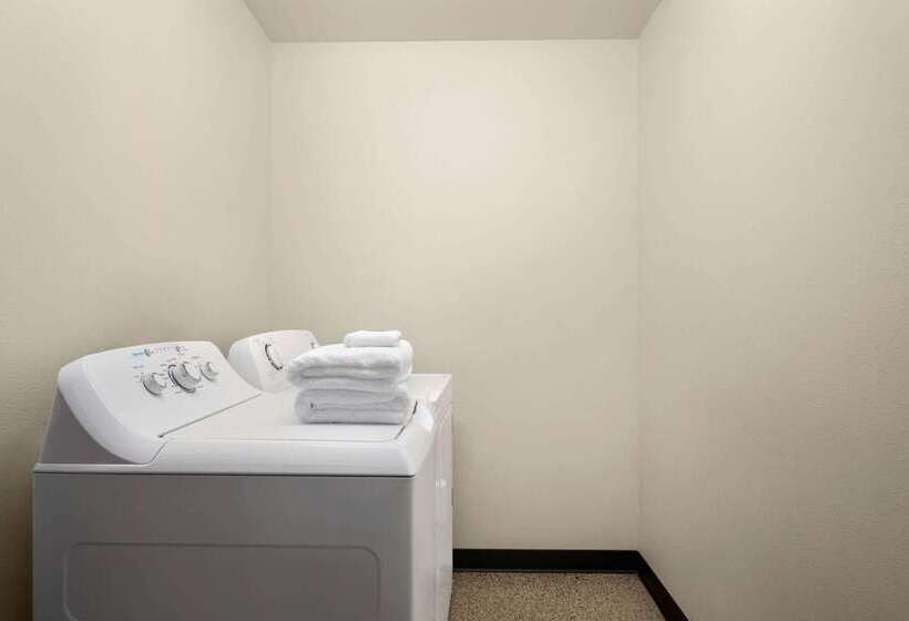 فندق Baymont By Wyndham Fremont