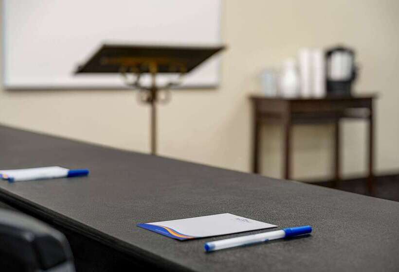 فندق Baymont By Wyndham Fremont