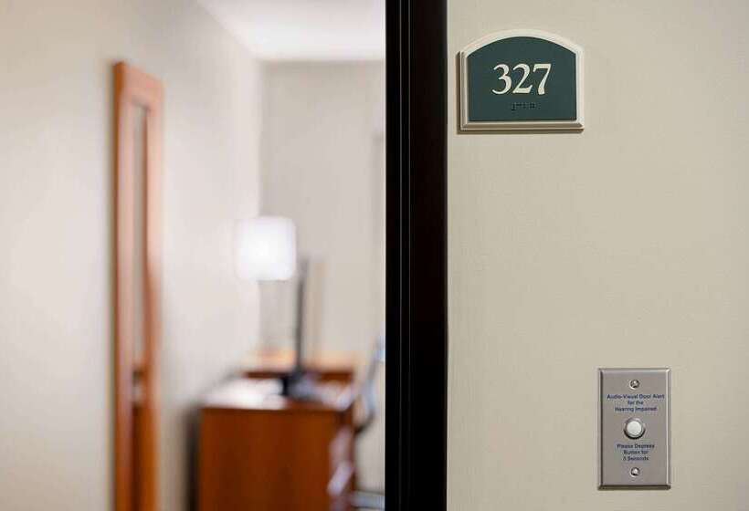 فندق Baymont By Wyndham Fremont