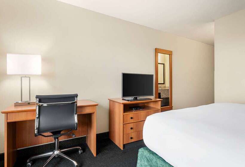 فندق Baymont By Wyndham Fremont