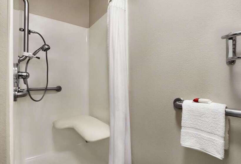 فندق Baymont By Wyndham Fremont