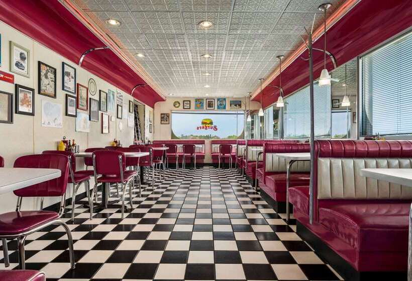 فندق Baymont By Wyndham Fremont