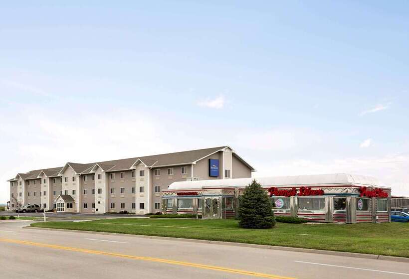 فندق Baymont By Wyndham Fremont