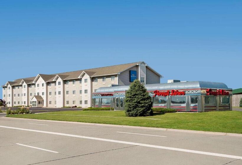 فندق Baymont By Wyndham Fremont