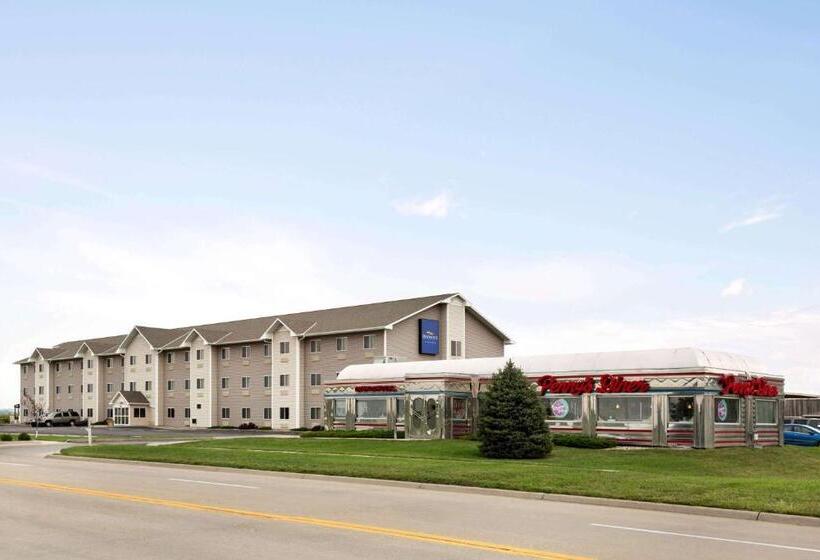 فندق Baymont By Wyndham Fremont