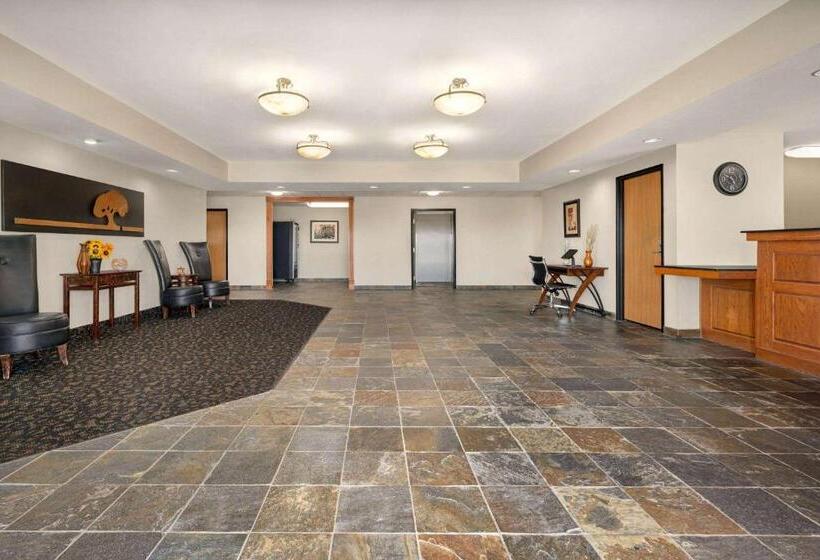 فندق Baymont By Wyndham Fremont