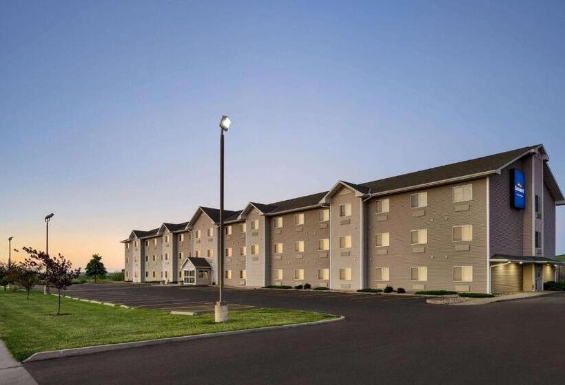 فندق Baymont By Wyndham Fremont