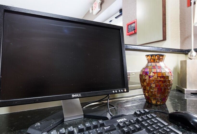 Отель Best Western Waldo Inn & Suites