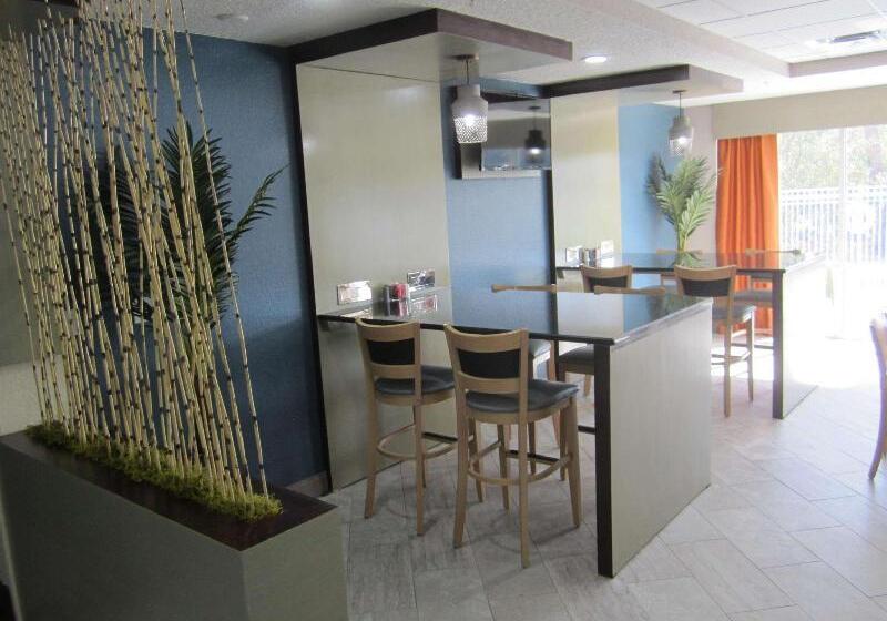 Отель Best Western Waldo Inn & Suites