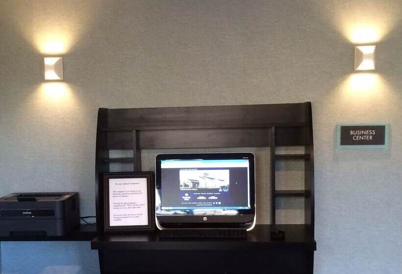 Boarders Inn & Suites By Cobblestone Hotels   Ashland City