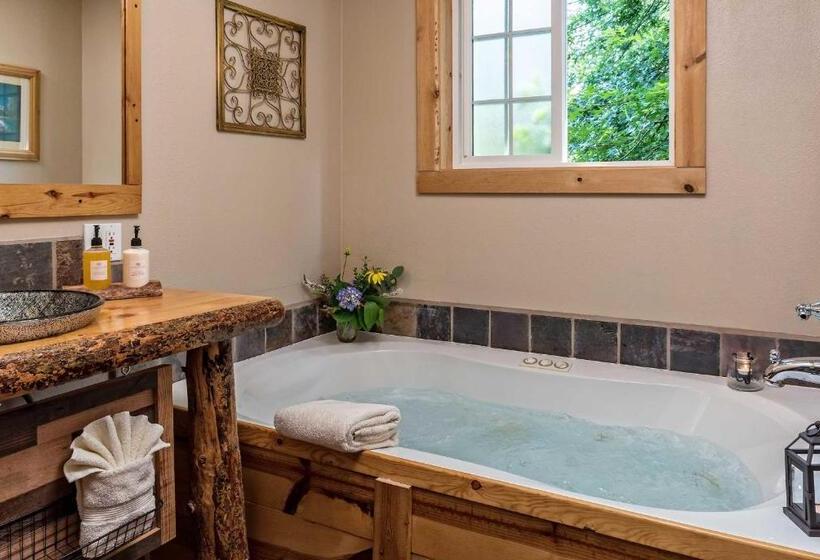 فندق Carson Ridge Luxury Cabins