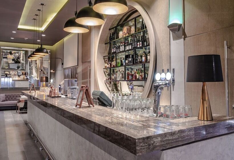 فندق Centro Capital Centre By Rotana